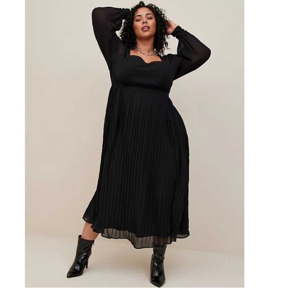 TORRID NWT MAXI CHIFFON PLEATED ALINE DRESS